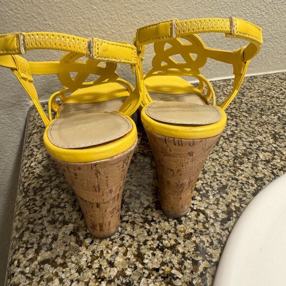 NY and Co yellow wedges size 8 Excellent Condition - Picture 3 of 3